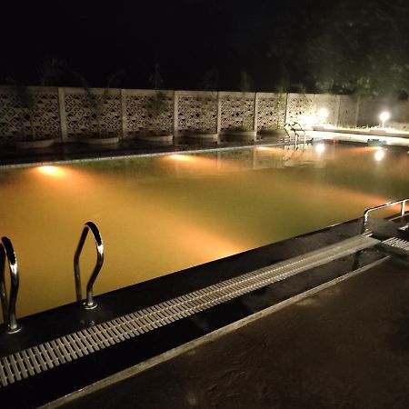 Silent Valley Resort Thane Eksteriør bilde